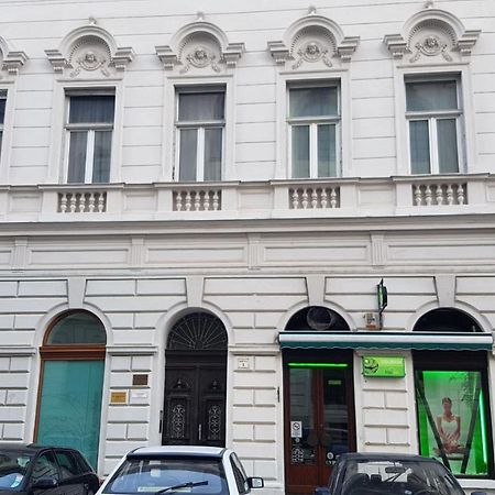 Appartamento Boutique Ii. Eger Esterno foto